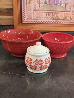 Pioneer Woman Sugar Bowl & 2 Red Farmhouse Bowls Lot (Mixed Brands)